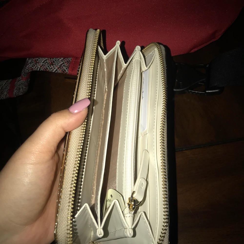Kate Spade Wallet - Picture 4 of 4